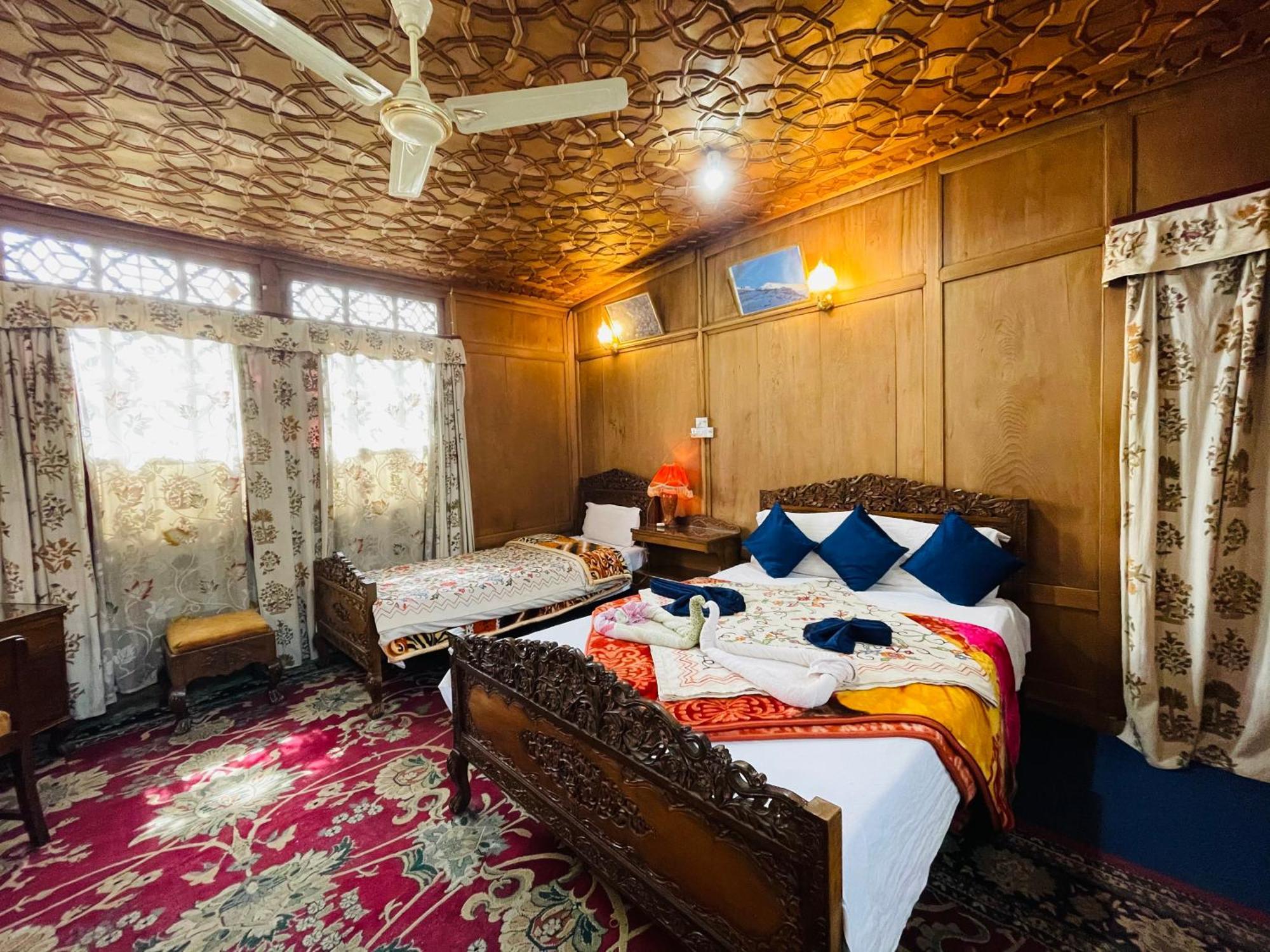 New Sea Palace Houseboats Srīnagar المظهر الخارجي الصورة