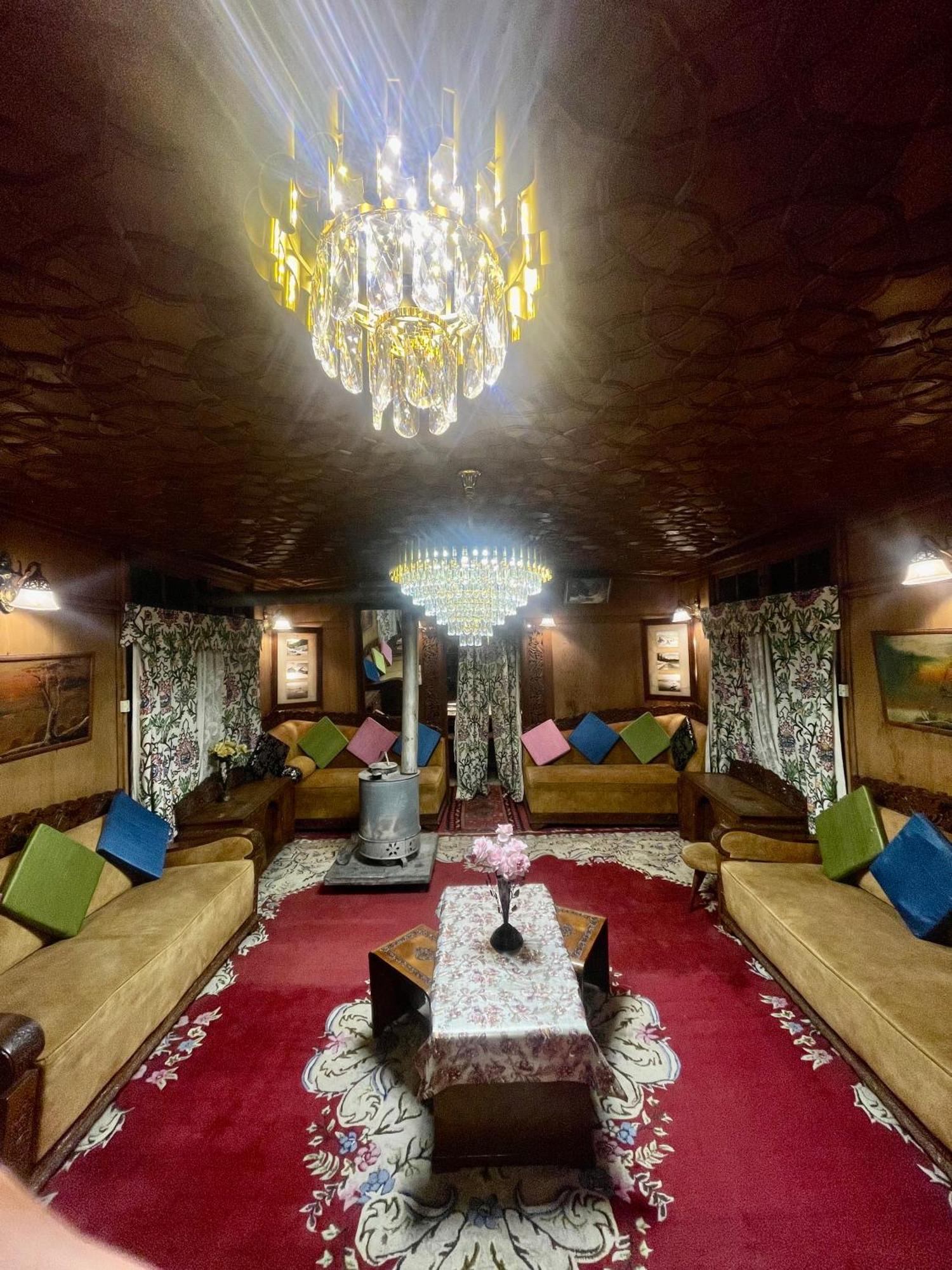New Sea Palace Houseboats Srīnagar المظهر الخارجي الصورة