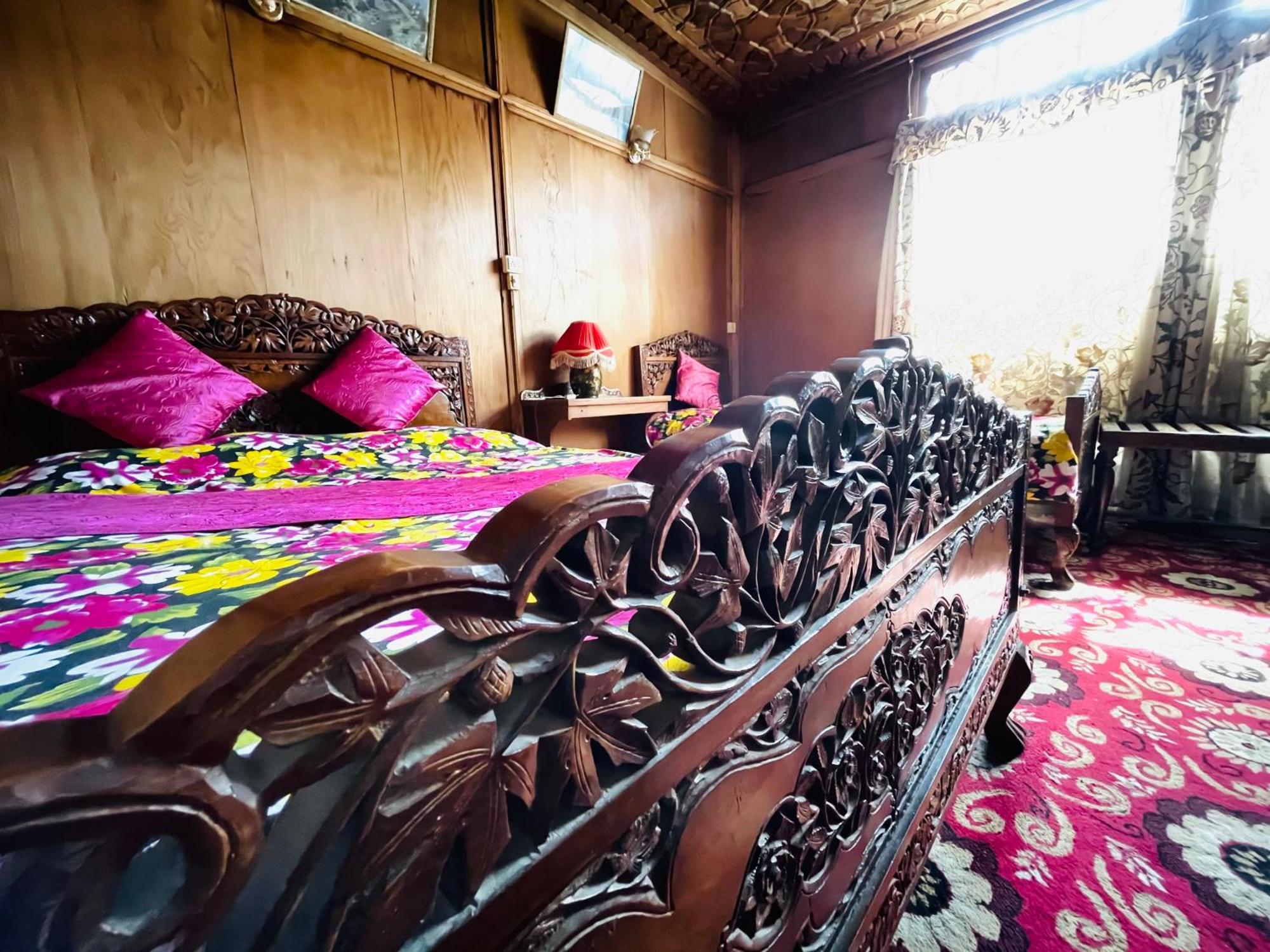 New Sea Palace Houseboats Srīnagar المظهر الخارجي الصورة