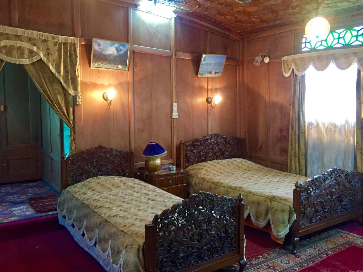 New Sea Palace Houseboats Srīnagar المظهر الخارجي الصورة