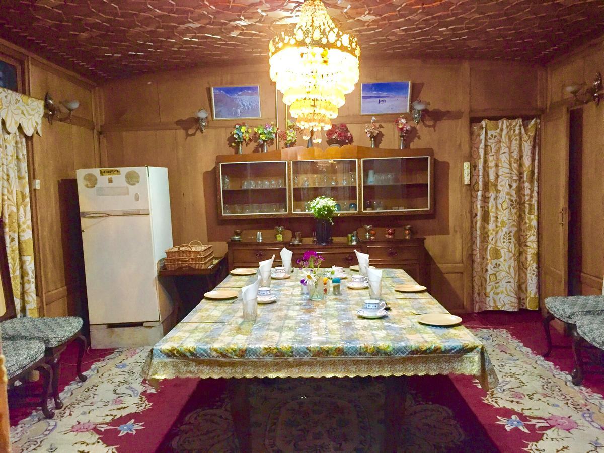New Sea Palace Houseboats Srīnagar المظهر الخارجي الصورة
