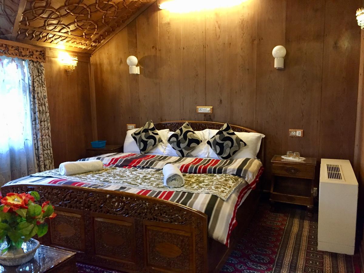 New Sea Palace Houseboats Srīnagar المظهر الخارجي الصورة