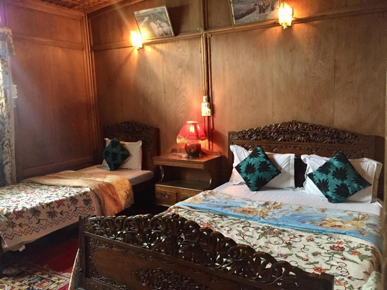 New Sea Palace Houseboats Srīnagar المظهر الخارجي الصورة